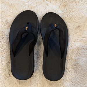 Ladies size 7 Teva flip flops